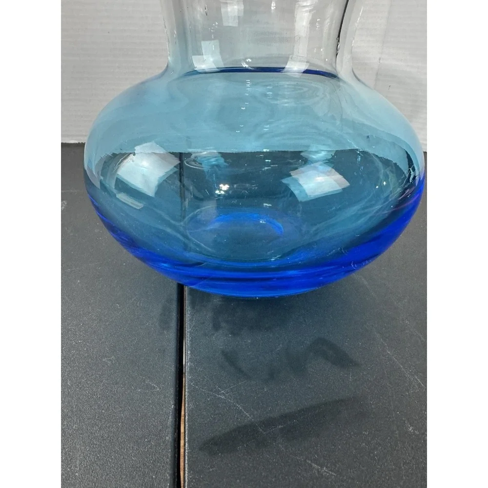 Beautiful Hand Blown Blue Glass Vase Vintage Heavy Medium‎ Sized